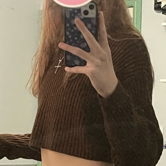 SOLD!! Forever 21 Brown Cropped Sweater! 🐻 - Picture 2 of 3
